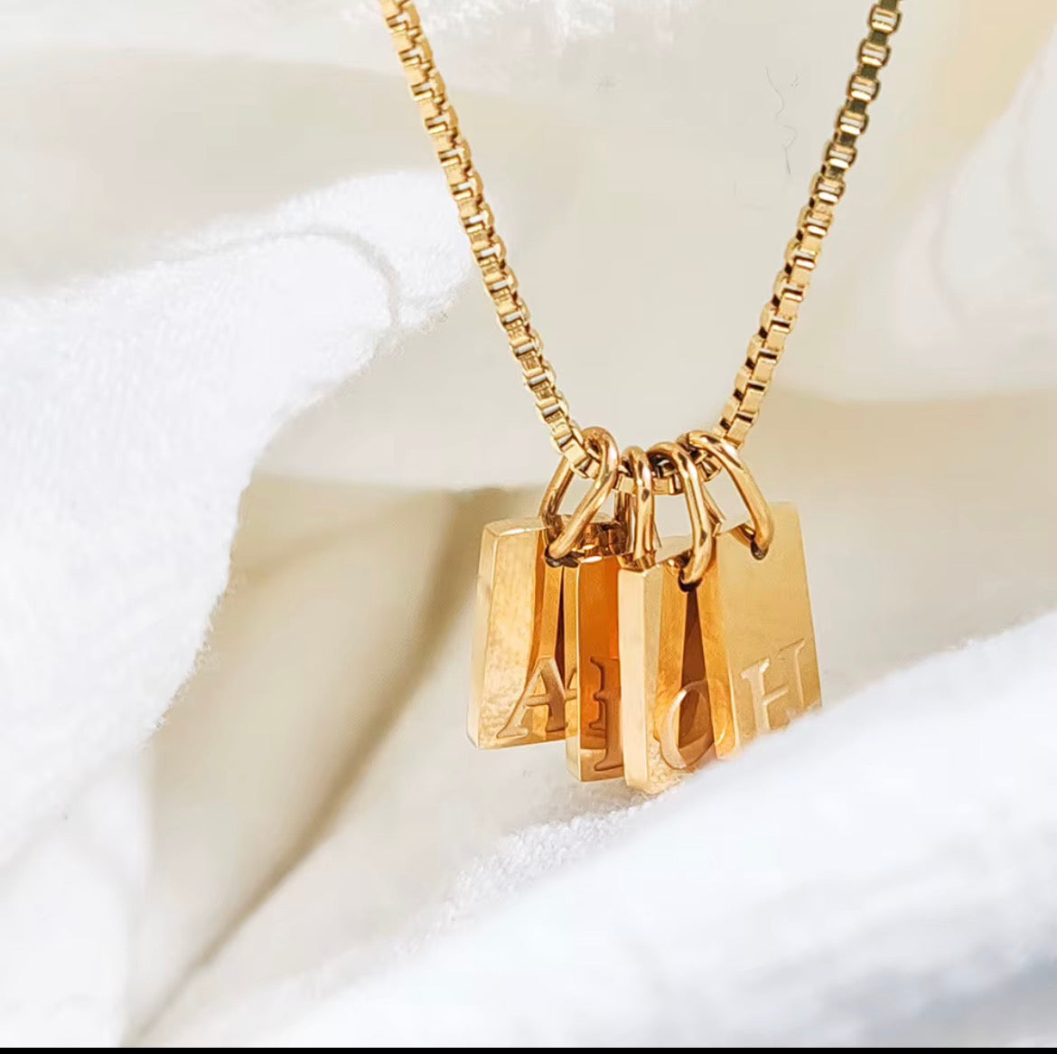 The Signature Necklace